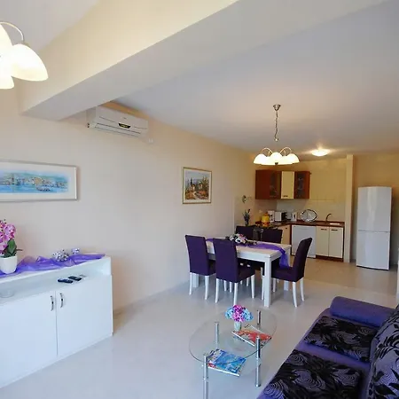 Apartment 4732b *